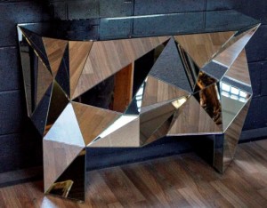 Luxury Pyramid Effect Table